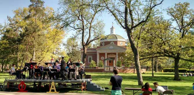 Jazz band playing on the Quad