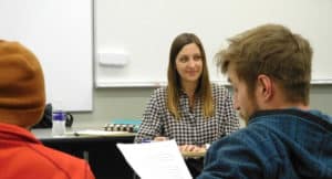 Mystery writer Laura Hughes teaching a mystery writing workshop on the Truman campus